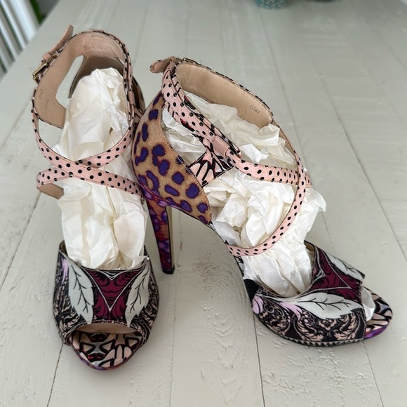 Nine West floral slingback size 8 open toe heel with front straps - Picture 3 of 15